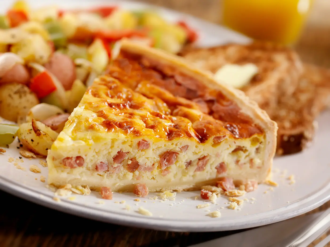 Backblech2 - Frische Quiche auf Teller